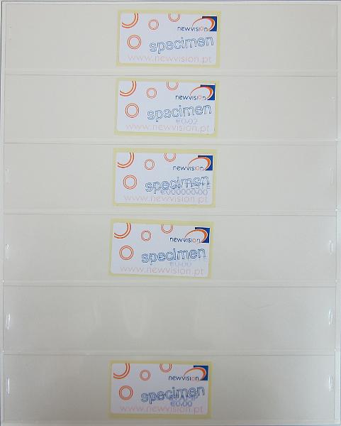 0265 (358).jpg -     Lote:    265      Colecção Especializada - Etiquetas      Lotes Especiais       Descrição:      1981/2010 &mdash; Etiquetas.   Coleção composta por 12 álbuns com etiquetas desde percursoras e Framas até 2010, com provas, erros, FDC's, etiquetas novas e usadas, sobrescritos circulados, variedades de impressão e papéis. Importante estudo. Lote a ver.        Lote ETQ       Valor Base:     &euro; 3000,00     Valor Venda:     &euro;      